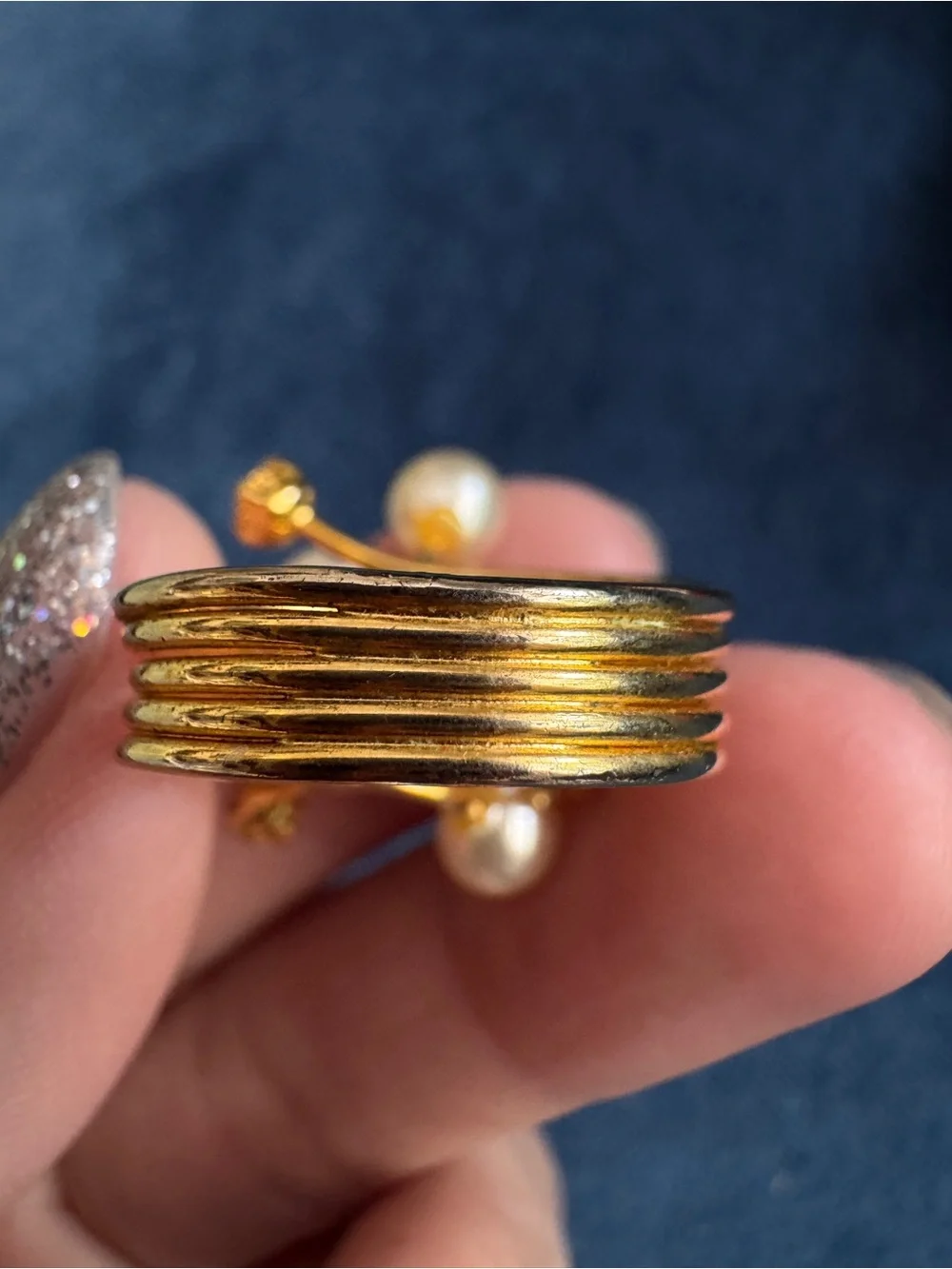 Stunning Gold tone faux pearl cocktail Ring size 6.5